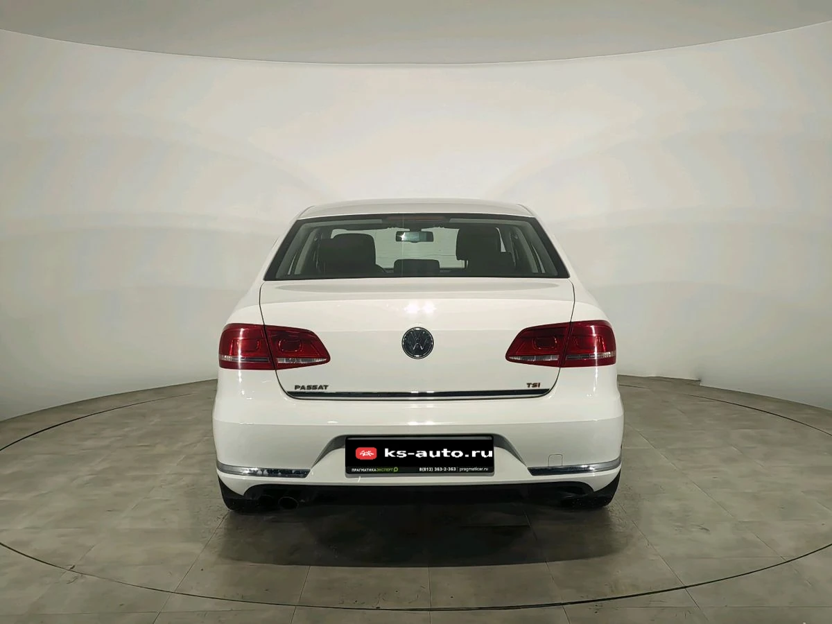 Volkswagen Passat, 2012г, передний привод, робот