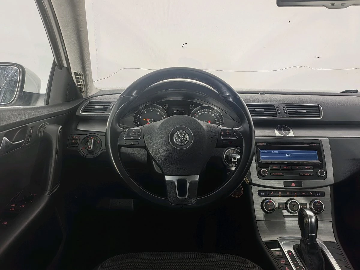 Volkswagen Passat, 2012г, передний привод, робот