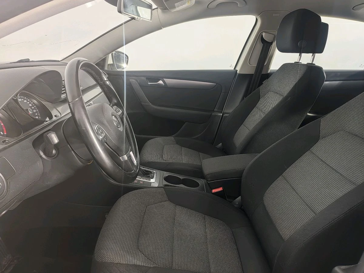 Volkswagen Passat, 2012г, передний привод, робот