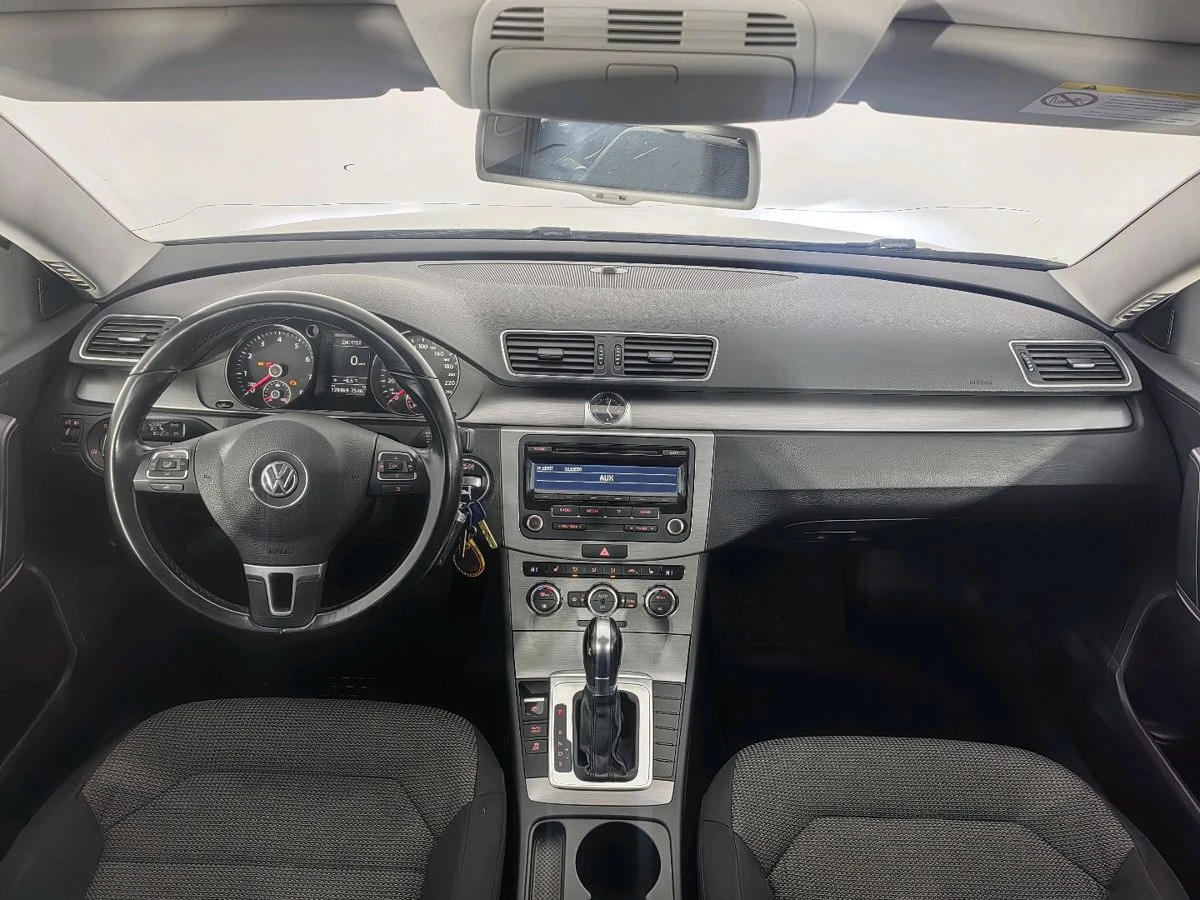 Volkswagen Passat, 2012г, передний привод, робот