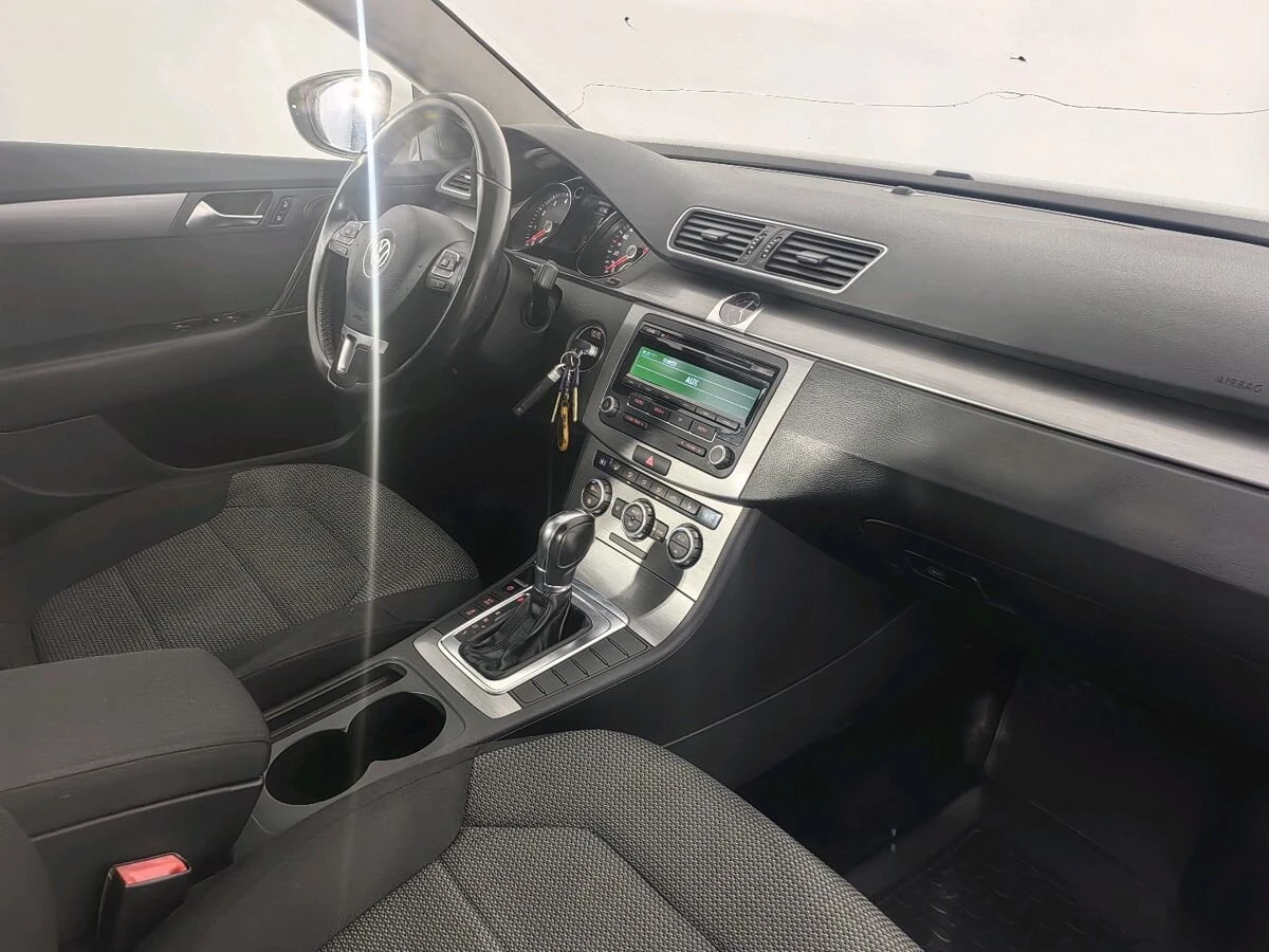 Volkswagen Passat, 2012г, передний привод, робот