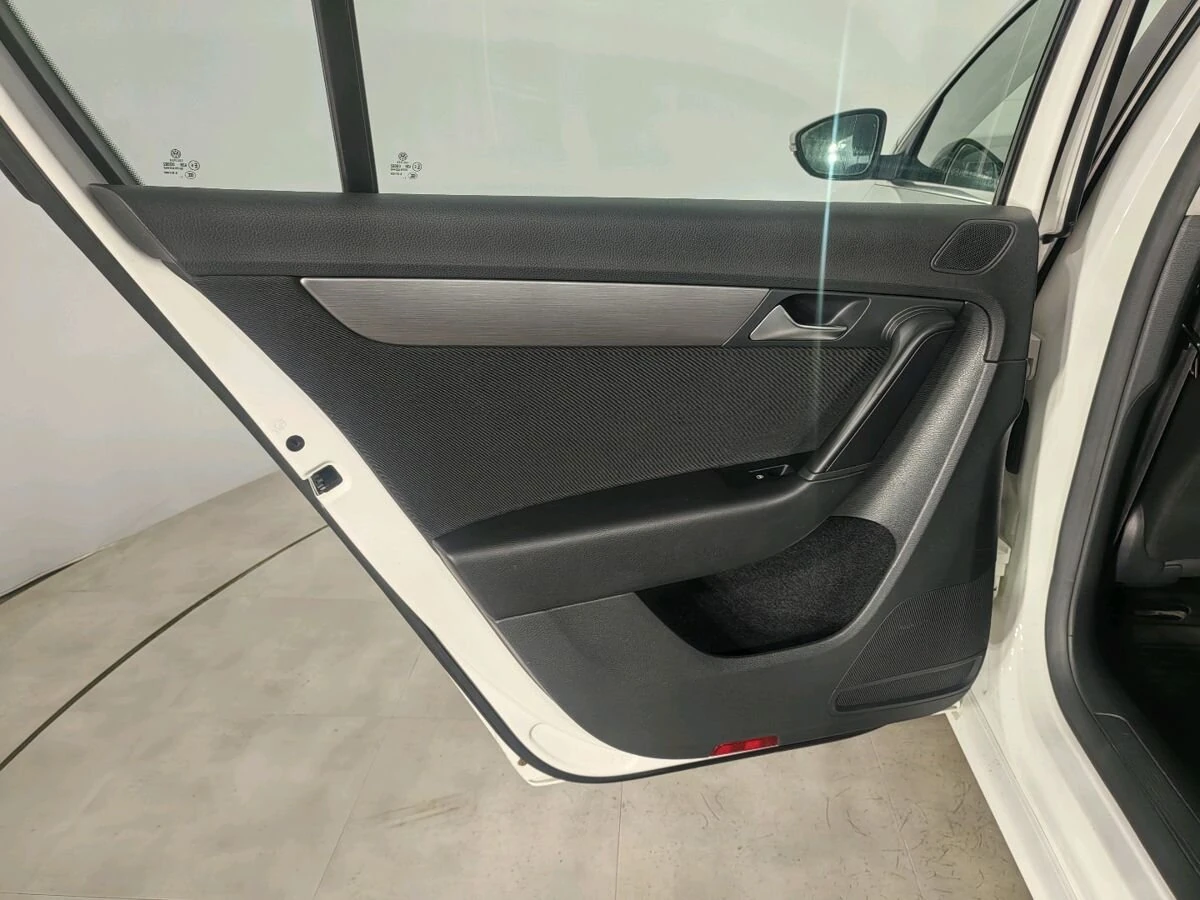 Volkswagen Passat, 2012г, передний привод, робот