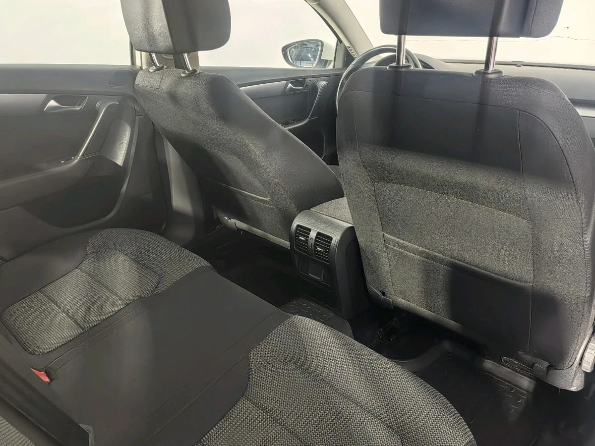 Volkswagen Passat, 2012г, передний привод, робот