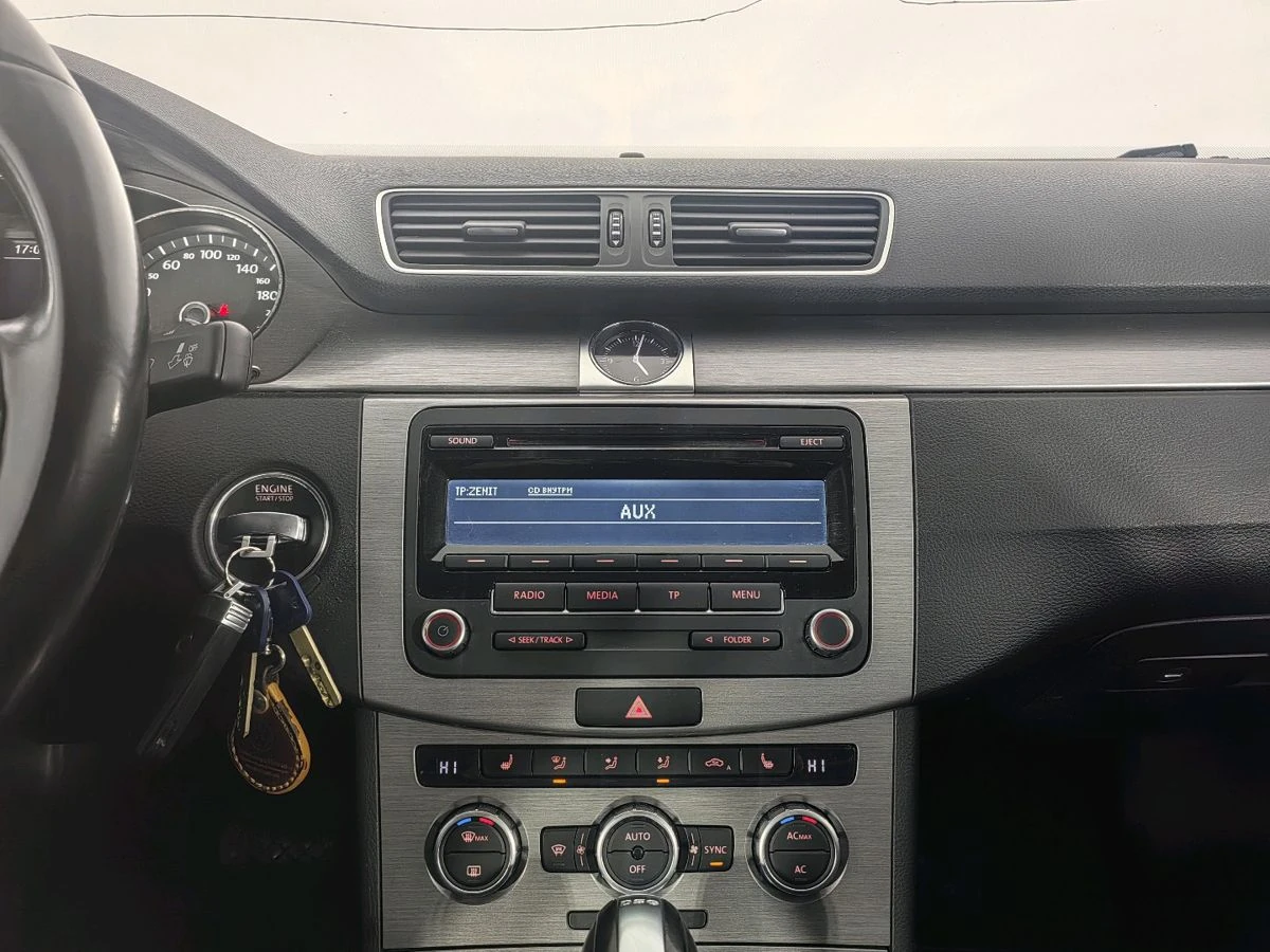 Volkswagen Passat, 2012г, передний привод, робот