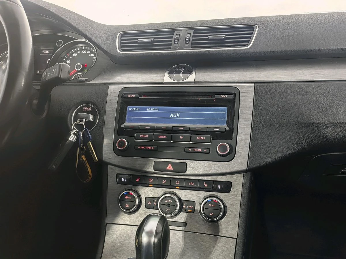 Volkswagen Passat, 2012г, передний привод, робот