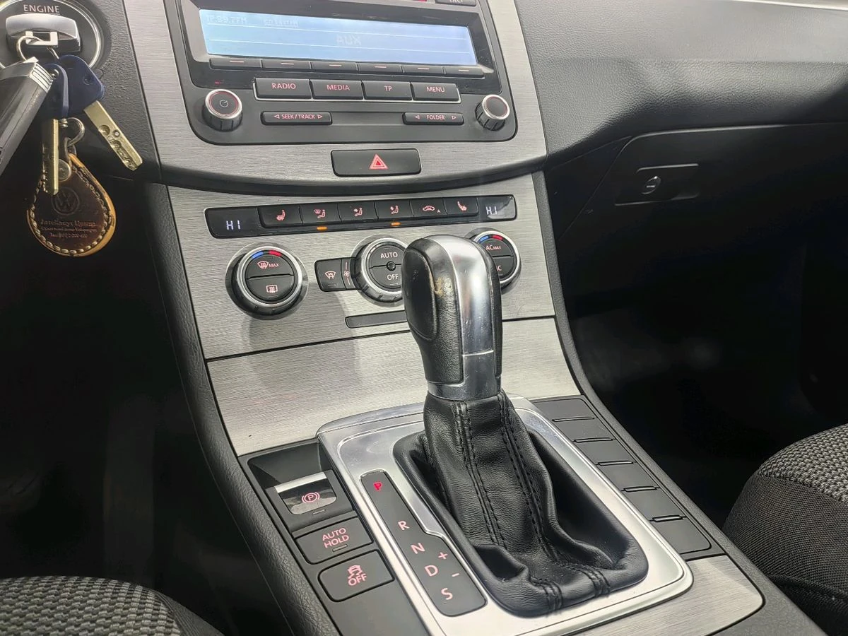Volkswagen Passat, 2012г, передний привод, робот