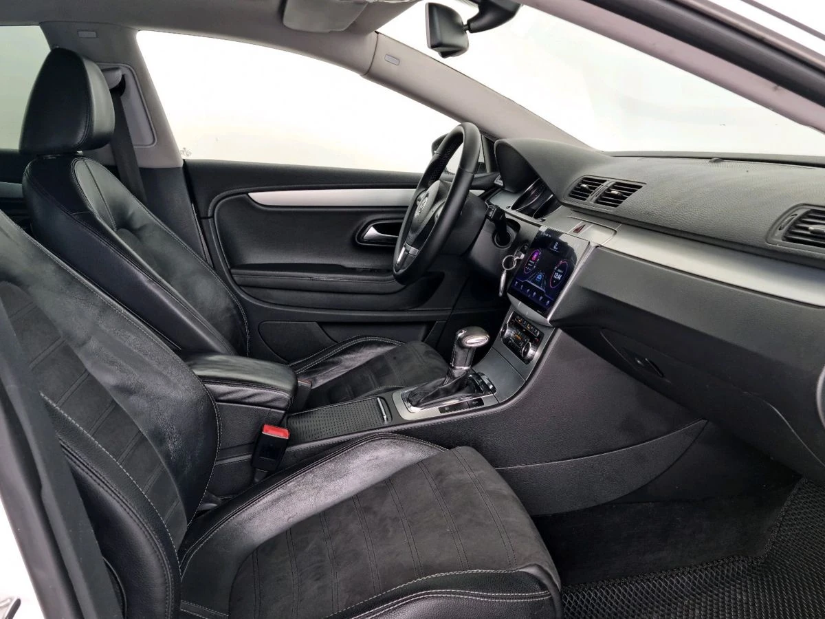 Volkswagen Passat CC, 2009г, передний привод, робот