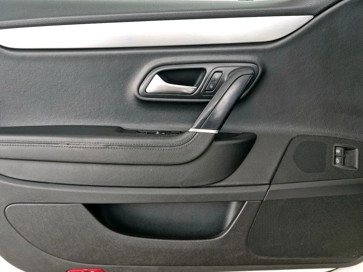 Volkswagen Passat CC, 2009г, передний привод, робот