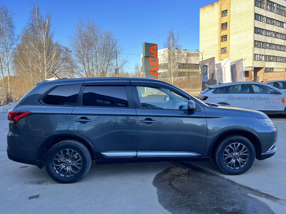Mitsubishi Outlander, 2015г, полный привод, вариатор
