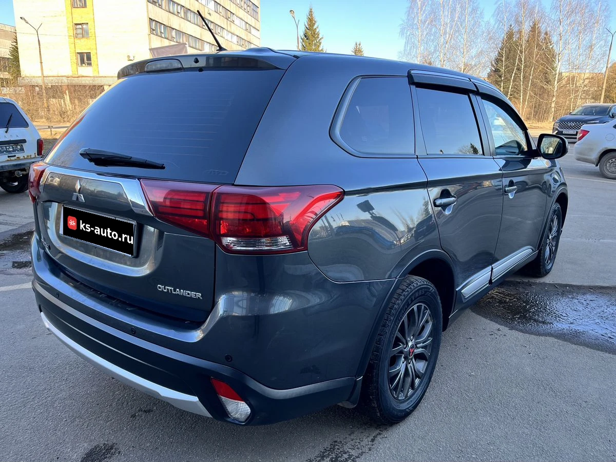 Mitsubishi Outlander, 2015г, полный привод, вариатор