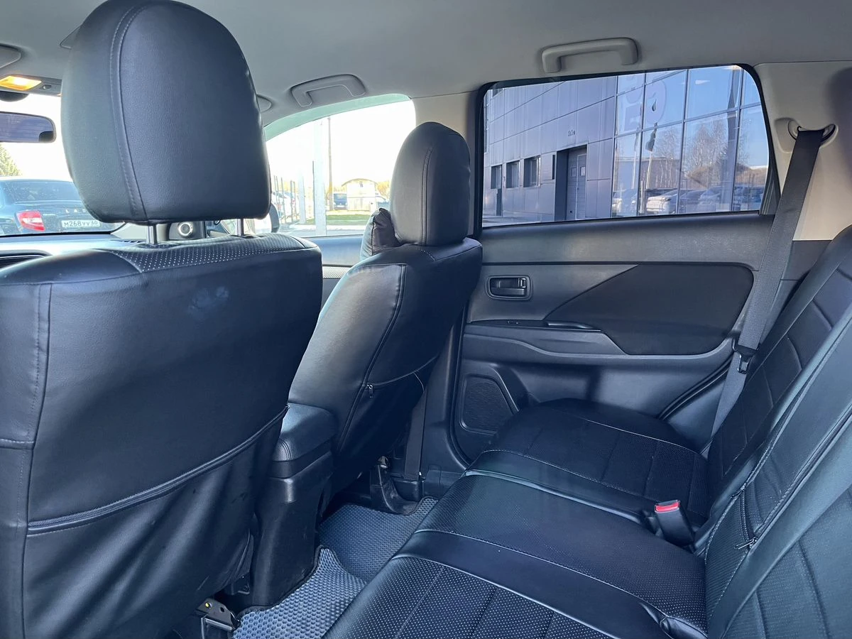 Mitsubishi Outlander, 2015г, полный привод, вариатор