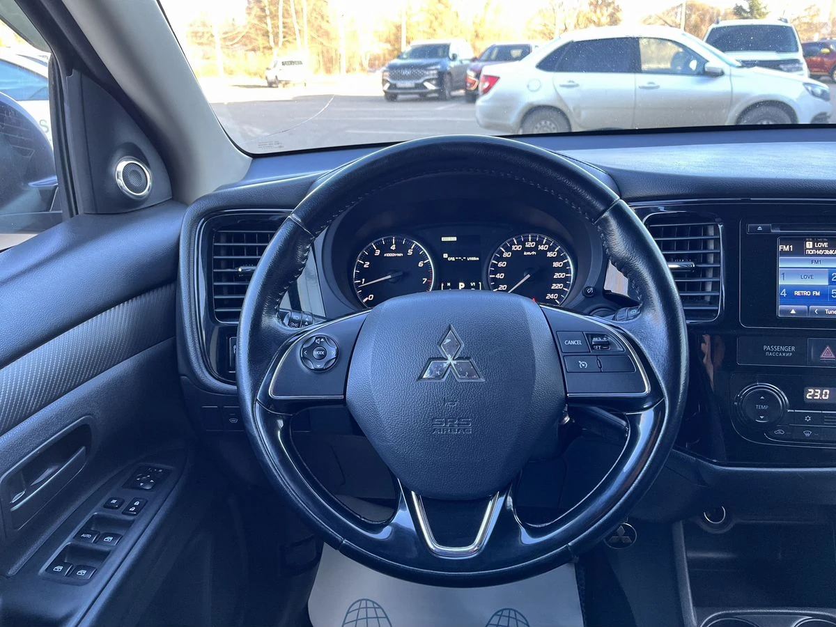 Mitsubishi Outlander, 2015г, полный привод, вариатор