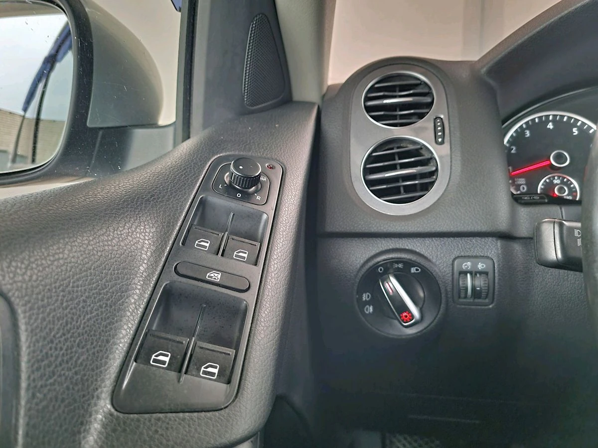 Volkswagen Tiguan, 2013г, полный привод, механика