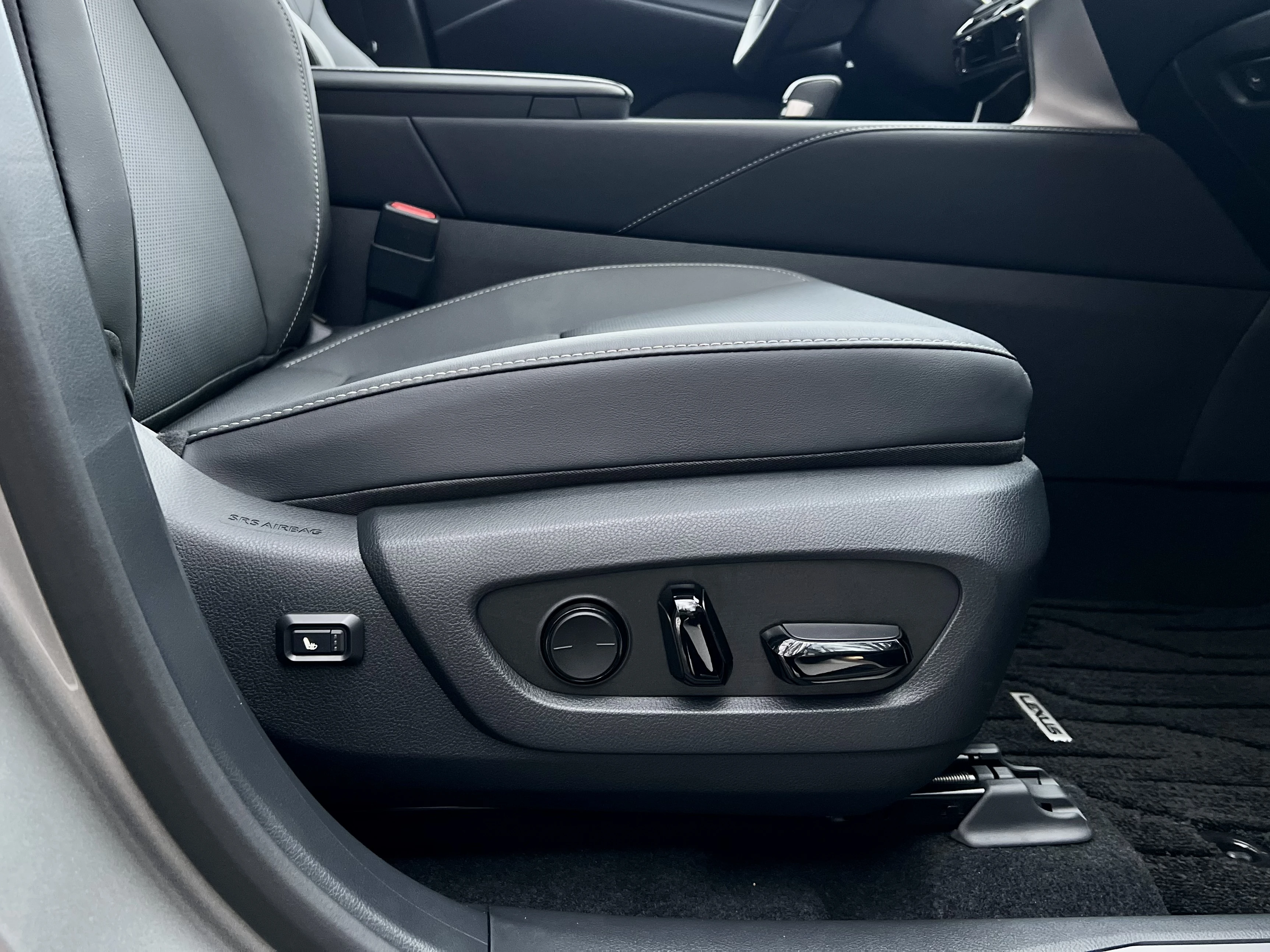 Lexus RX, 2024г, полный привод, автомат