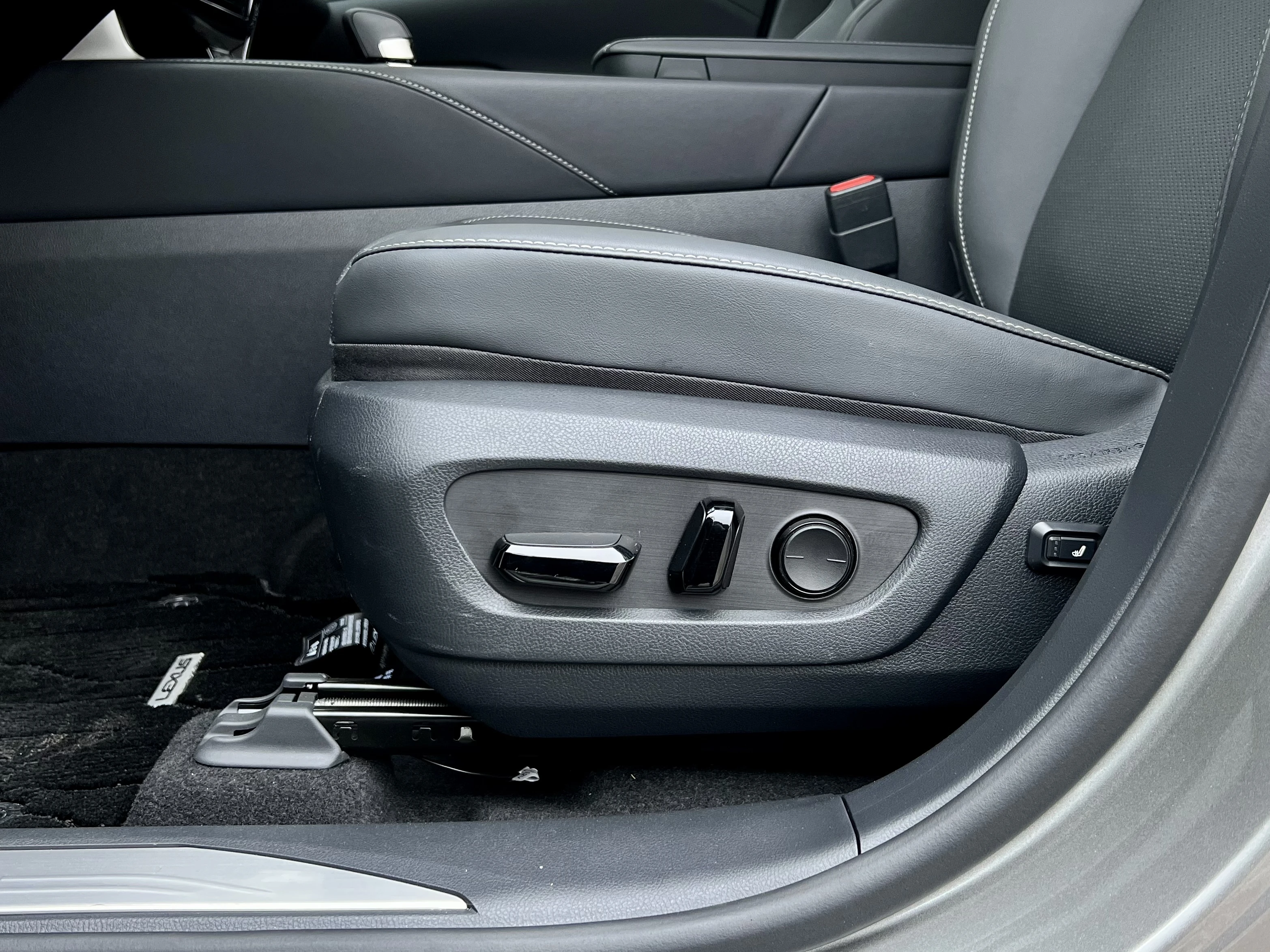 Lexus RX, 2024г, полный привод, автомат