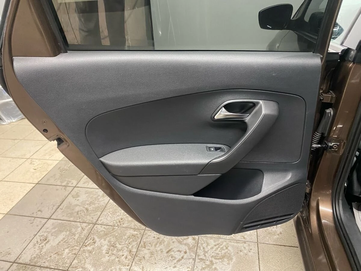 Volkswagen Polo, 2016г, передний привод, автомат