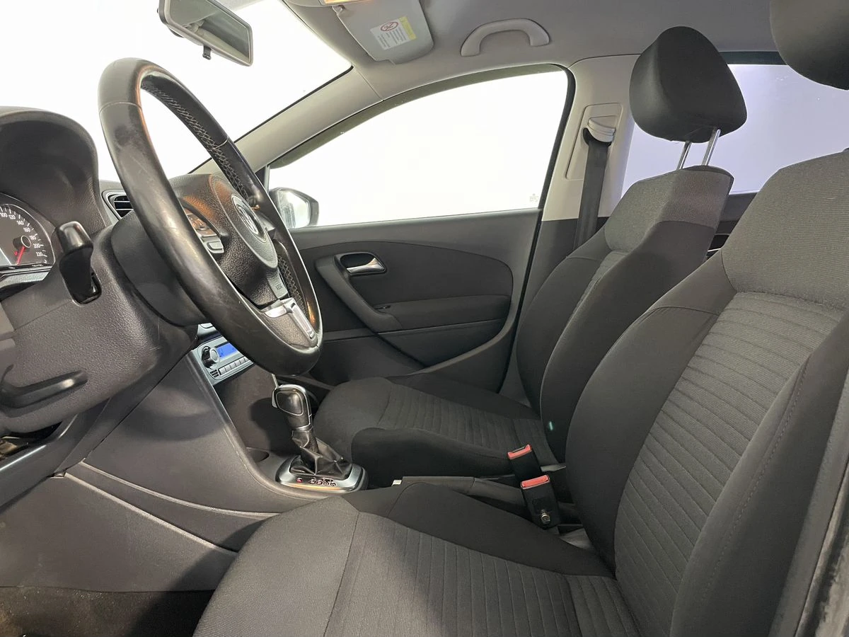 Volkswagen Polo, 2010г, передний привод, робот