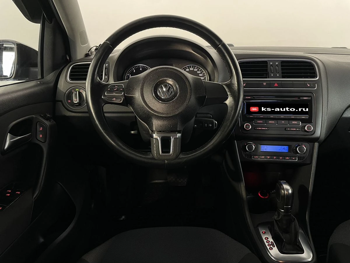 Volkswagen Polo, 2010г, передний привод, робот