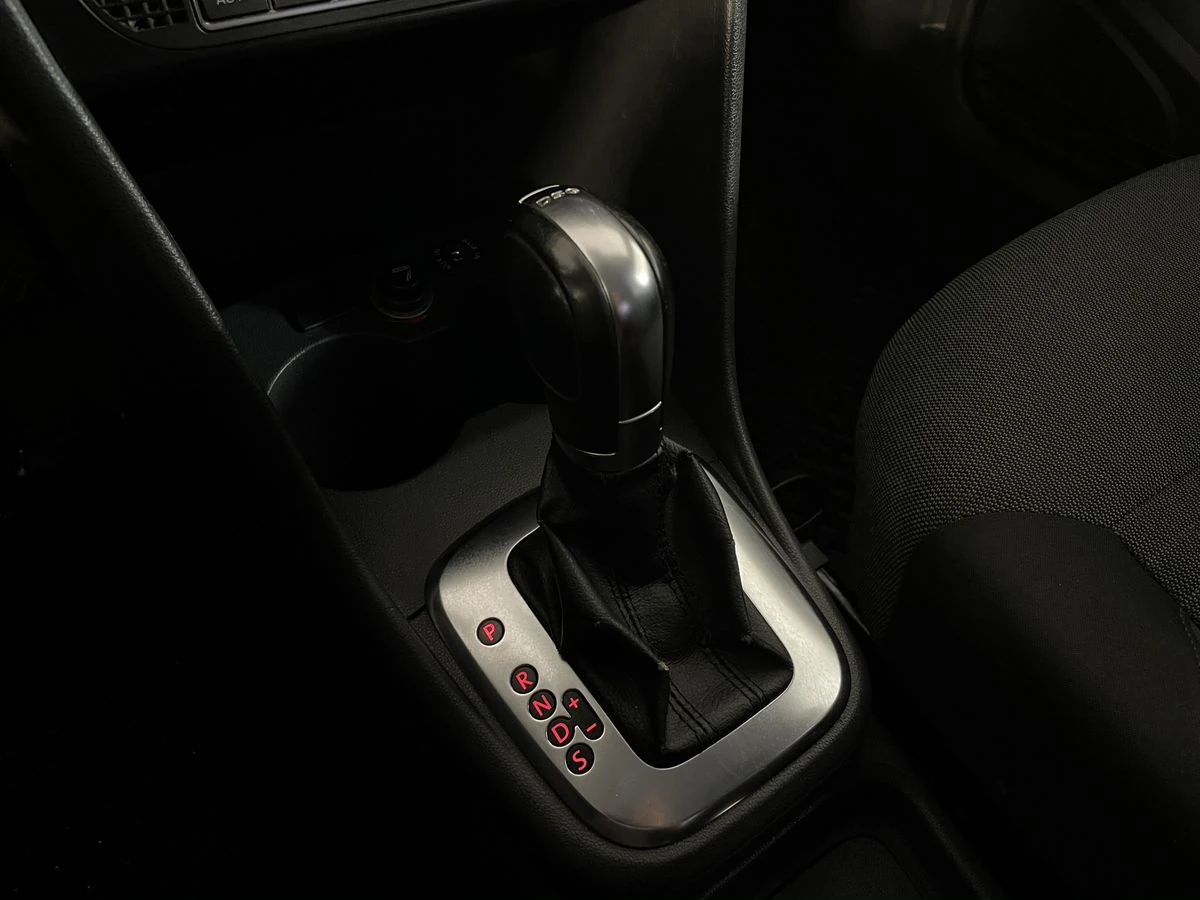 Volkswagen Polo, 2010г, передний привод, робот