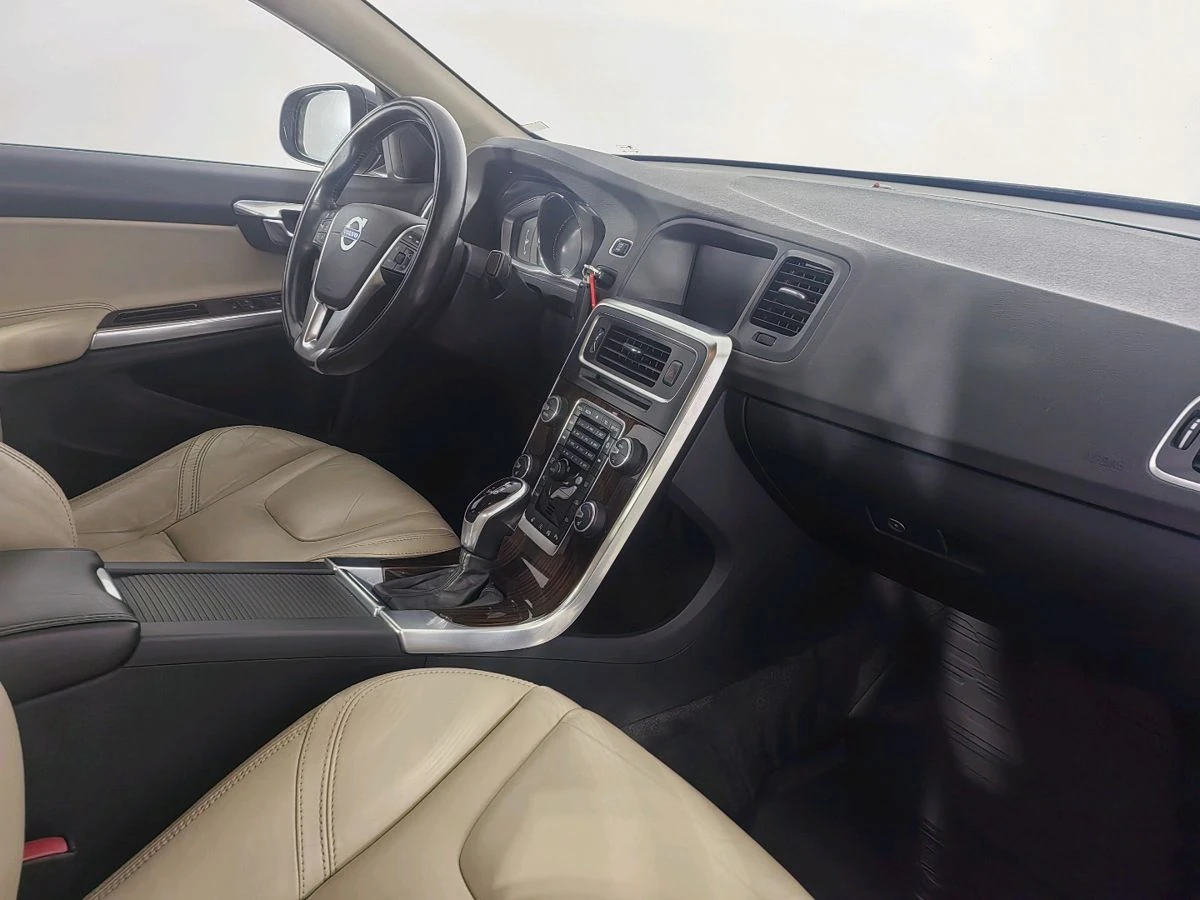 Volvo S60, 2014г, передний привод, автомат