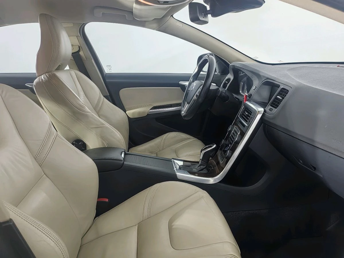 Volvo S60, 2014г, передний привод, автомат