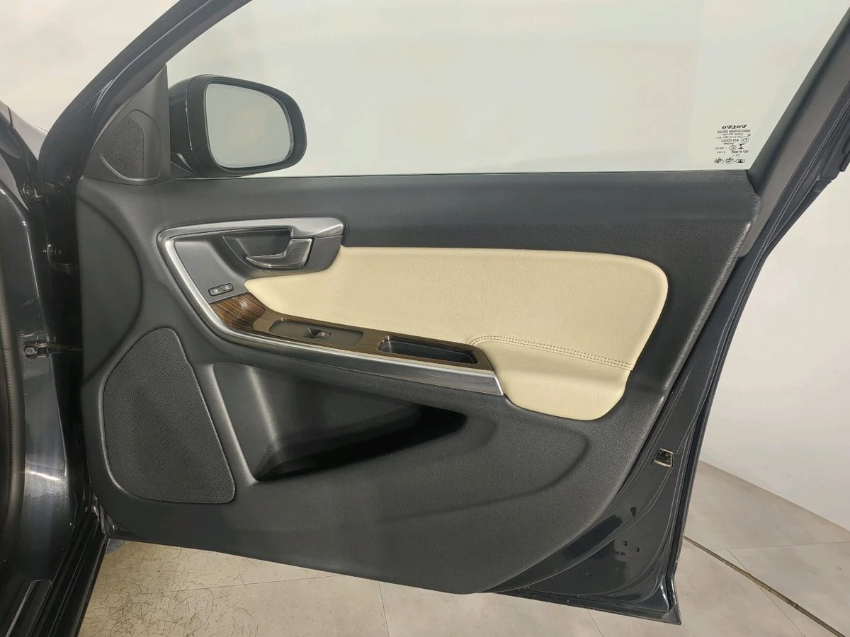 Volvo S60, 2014г, передний привод, автомат