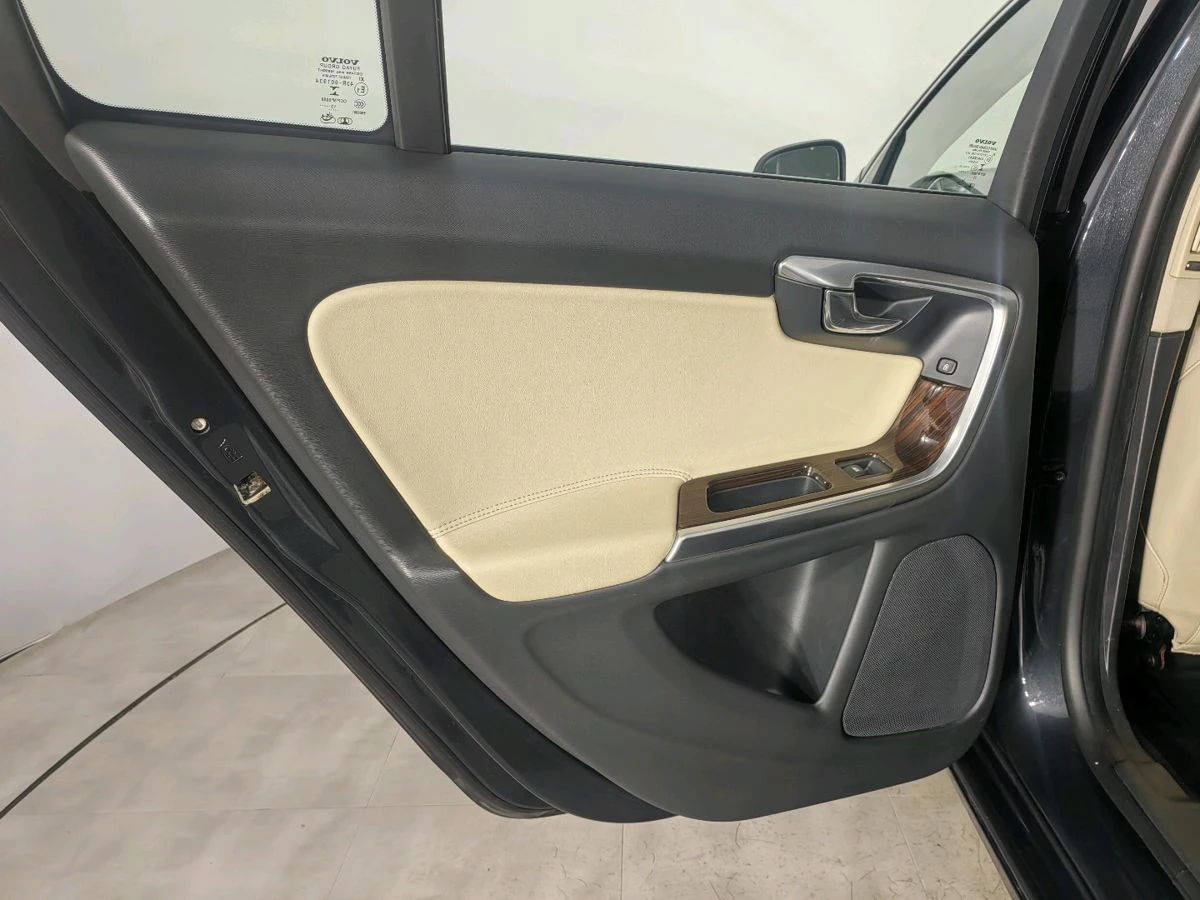 Volvo S60, 2014г, передний привод, автомат