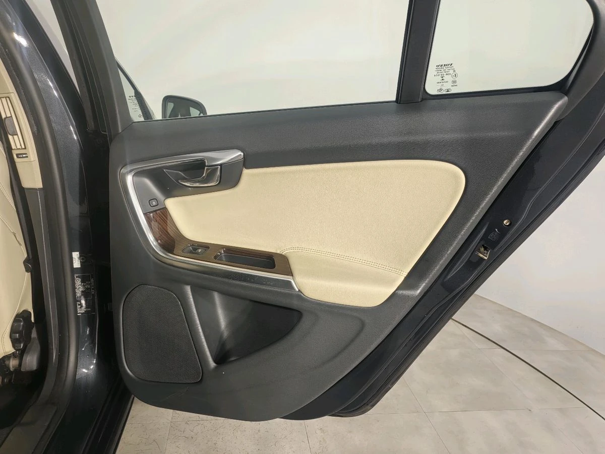 Volvo S60, 2014г, передний привод, автомат