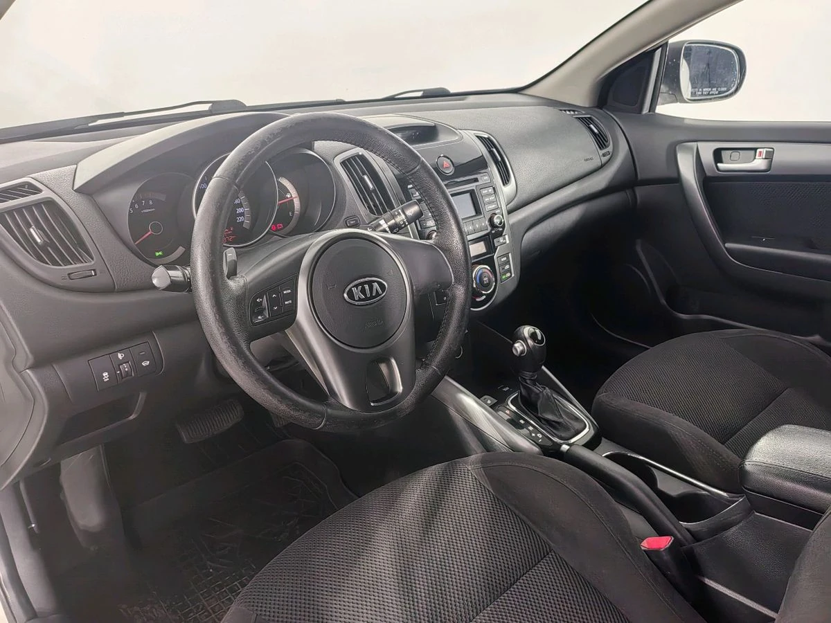 Kia Cerato, 2012г, передний привод, автомат