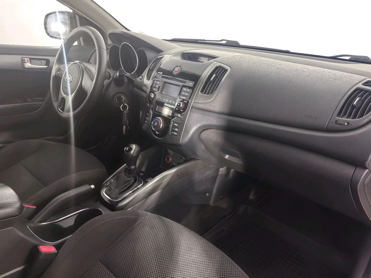 Kia Cerato, 2012г, передний привод, автомат