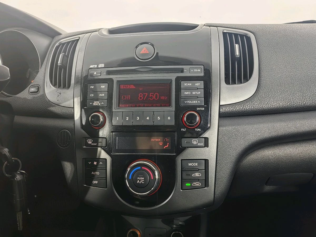 Kia Cerato, 2012г, передний привод, автомат