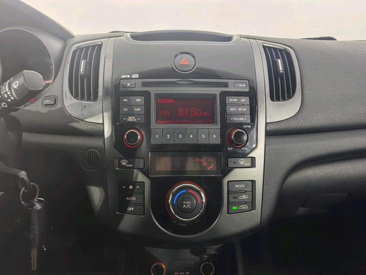 Kia Cerato, 2012г, передний привод, автомат