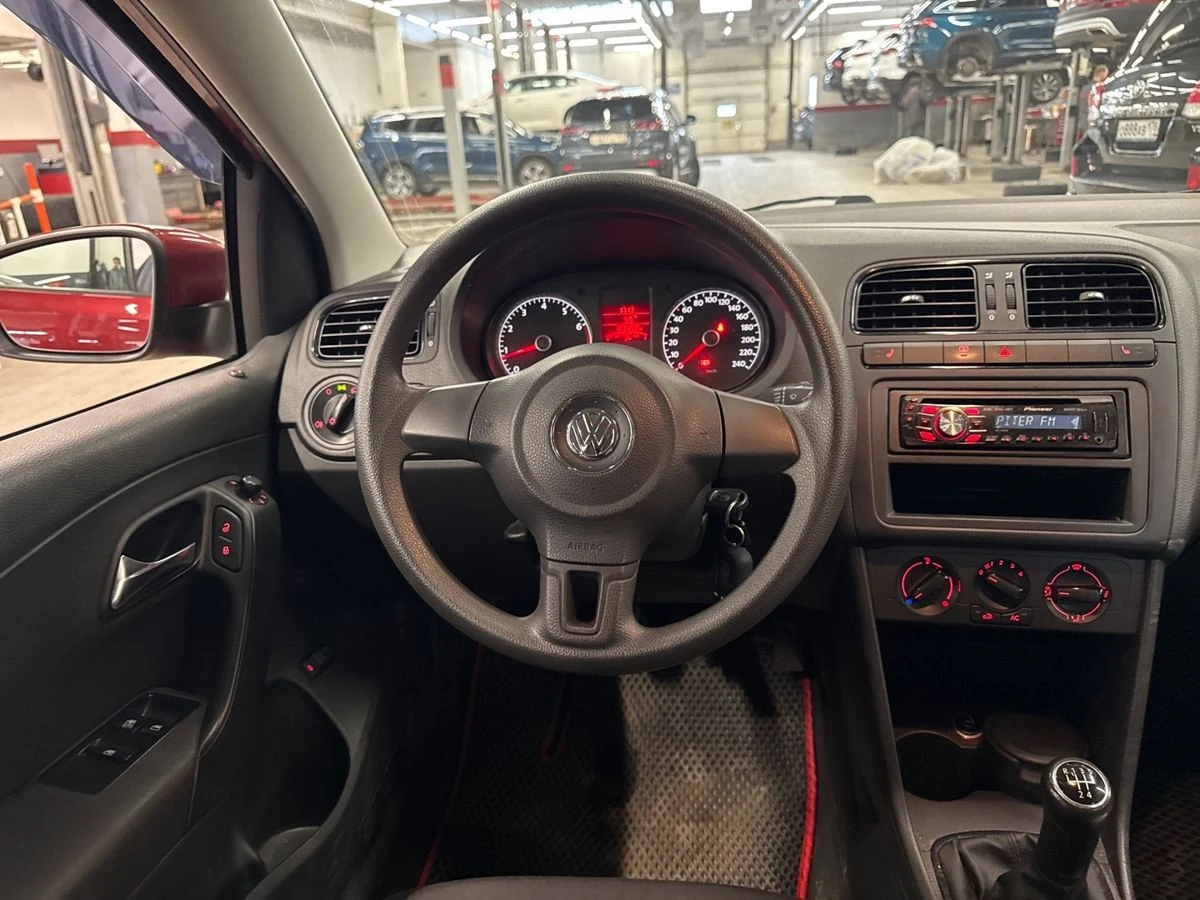 Volkswagen Polo, 2011г, передний привод, механика