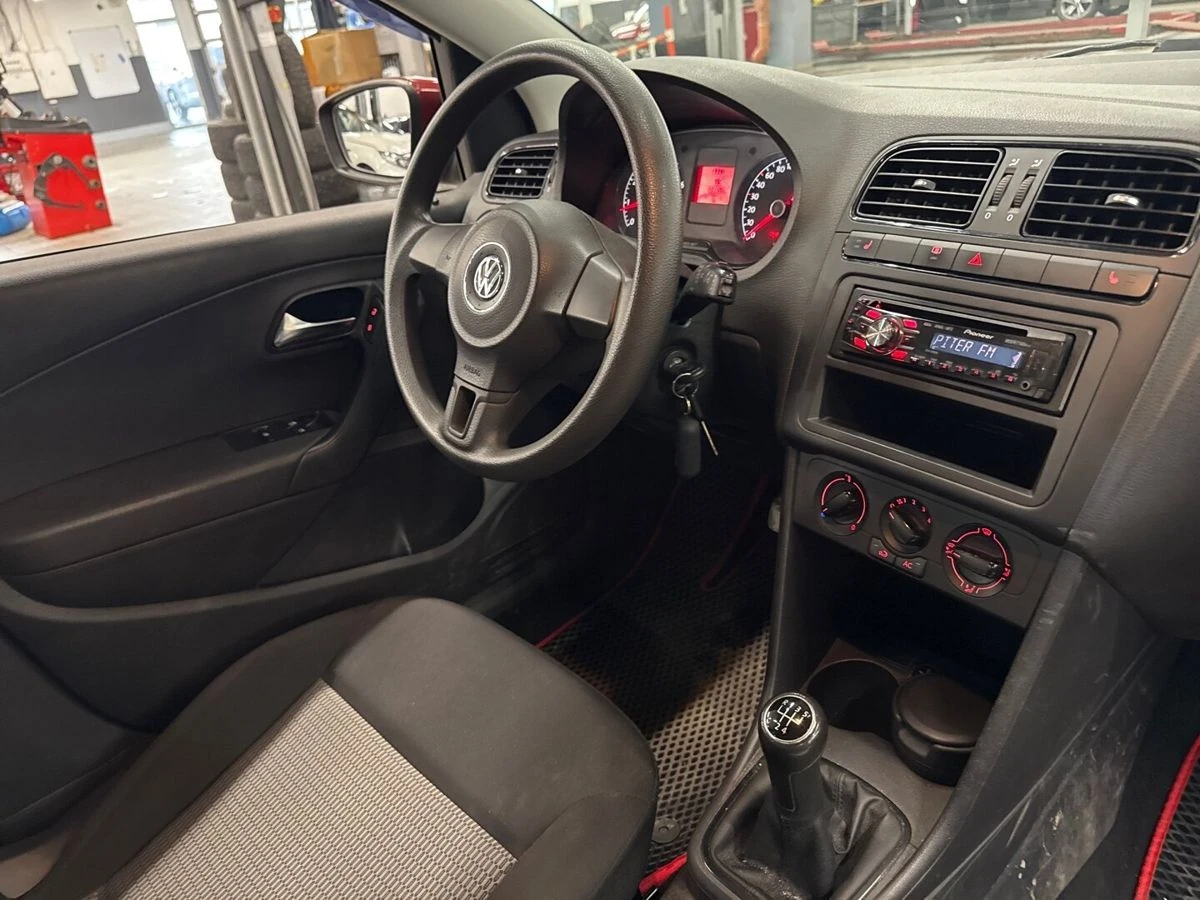 Volkswagen Polo, 2011г, передний привод, механика