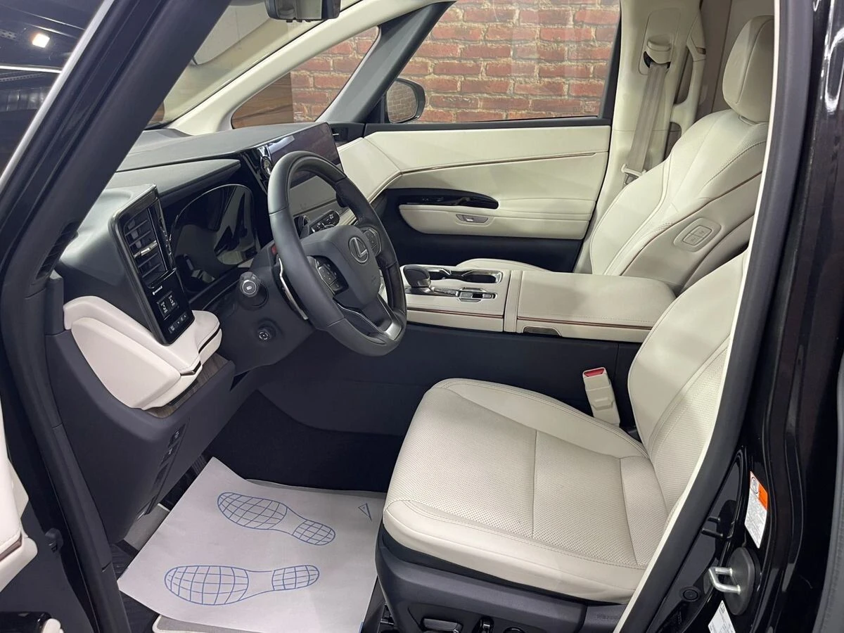 Lexus LM, 2024г, полный привод, вариатор