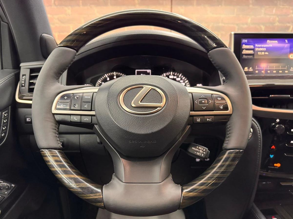 Lexus LX, 2017г, полный привод, автомат