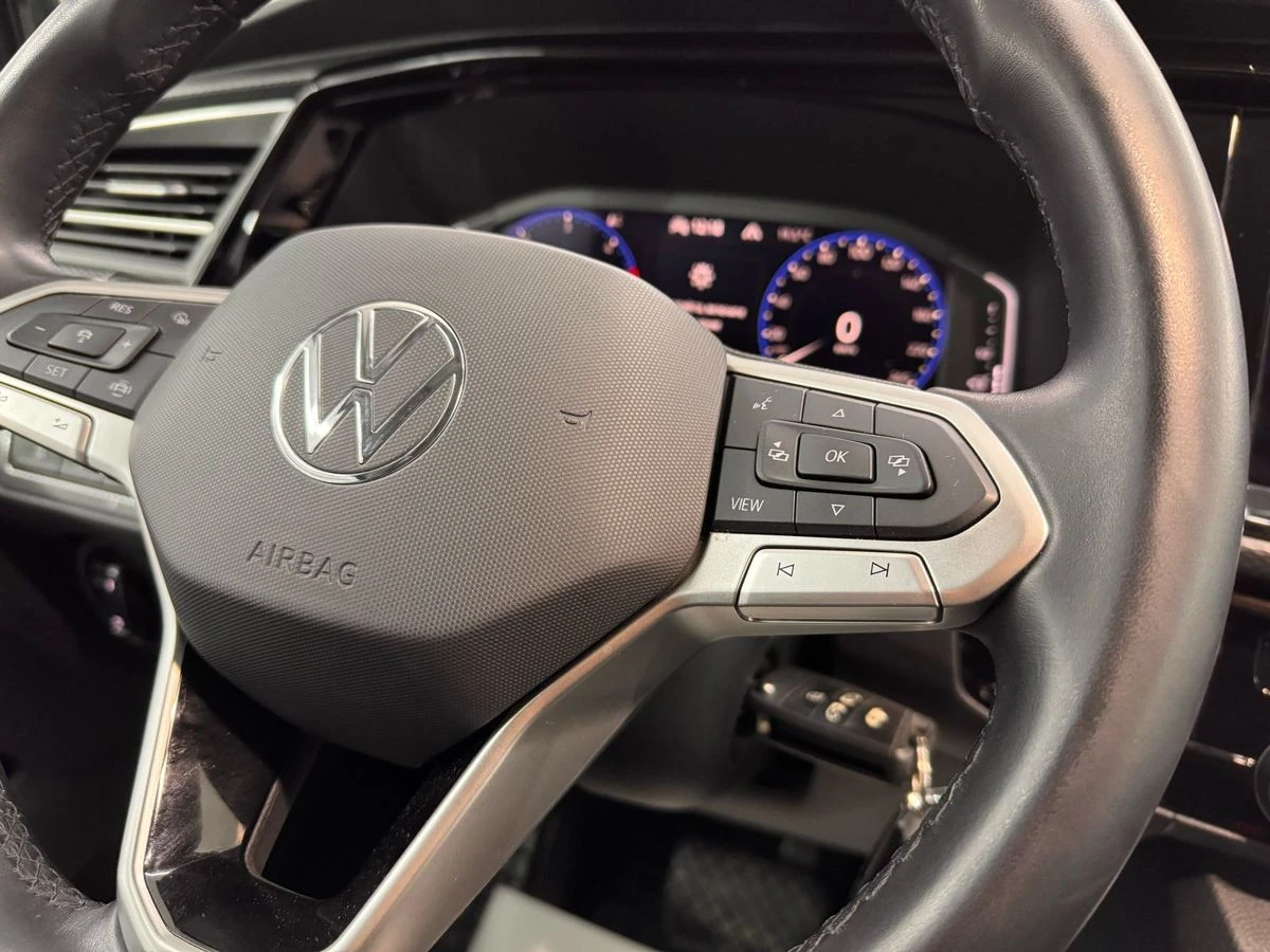 Volkswagen Multivan, 2022г, полный привод, робот