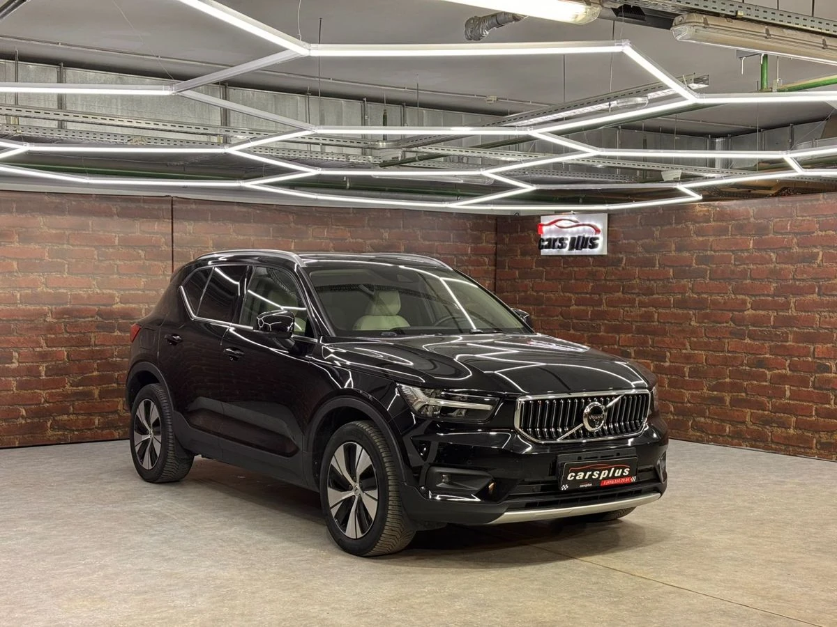 Volvo XC40, 2020г, передний привод, робот