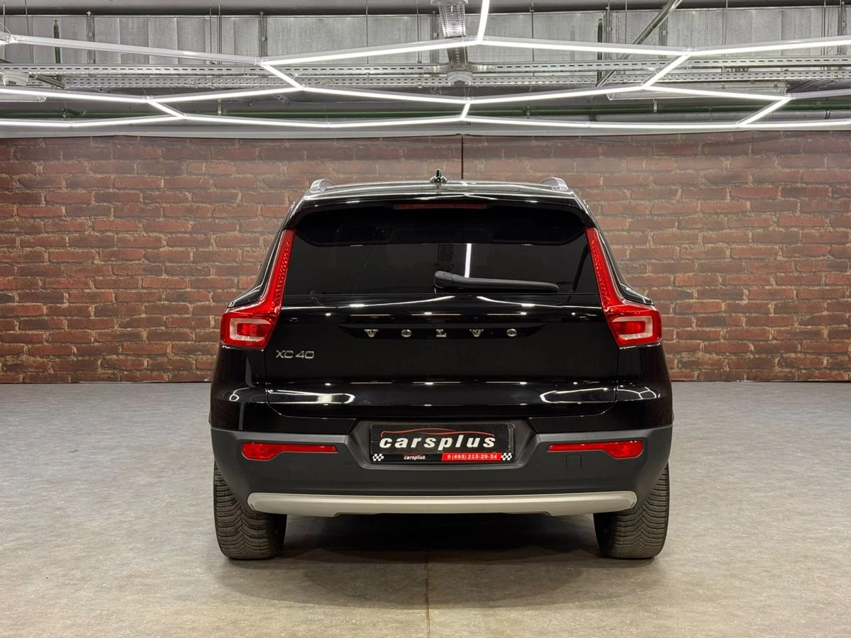Volvo XC40, 2020г, передний привод, робот