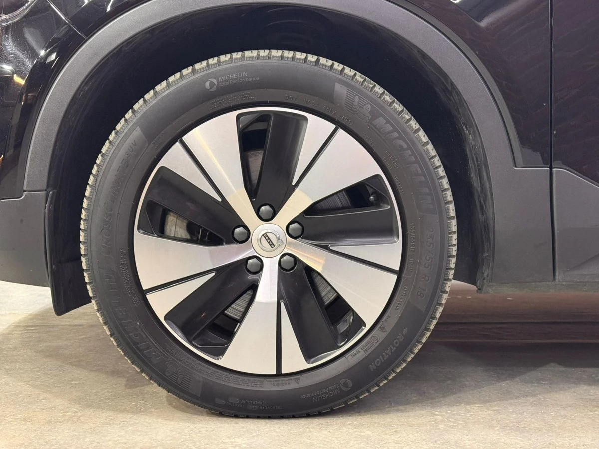 Volvo XC40, 2020г, передний привод, робот