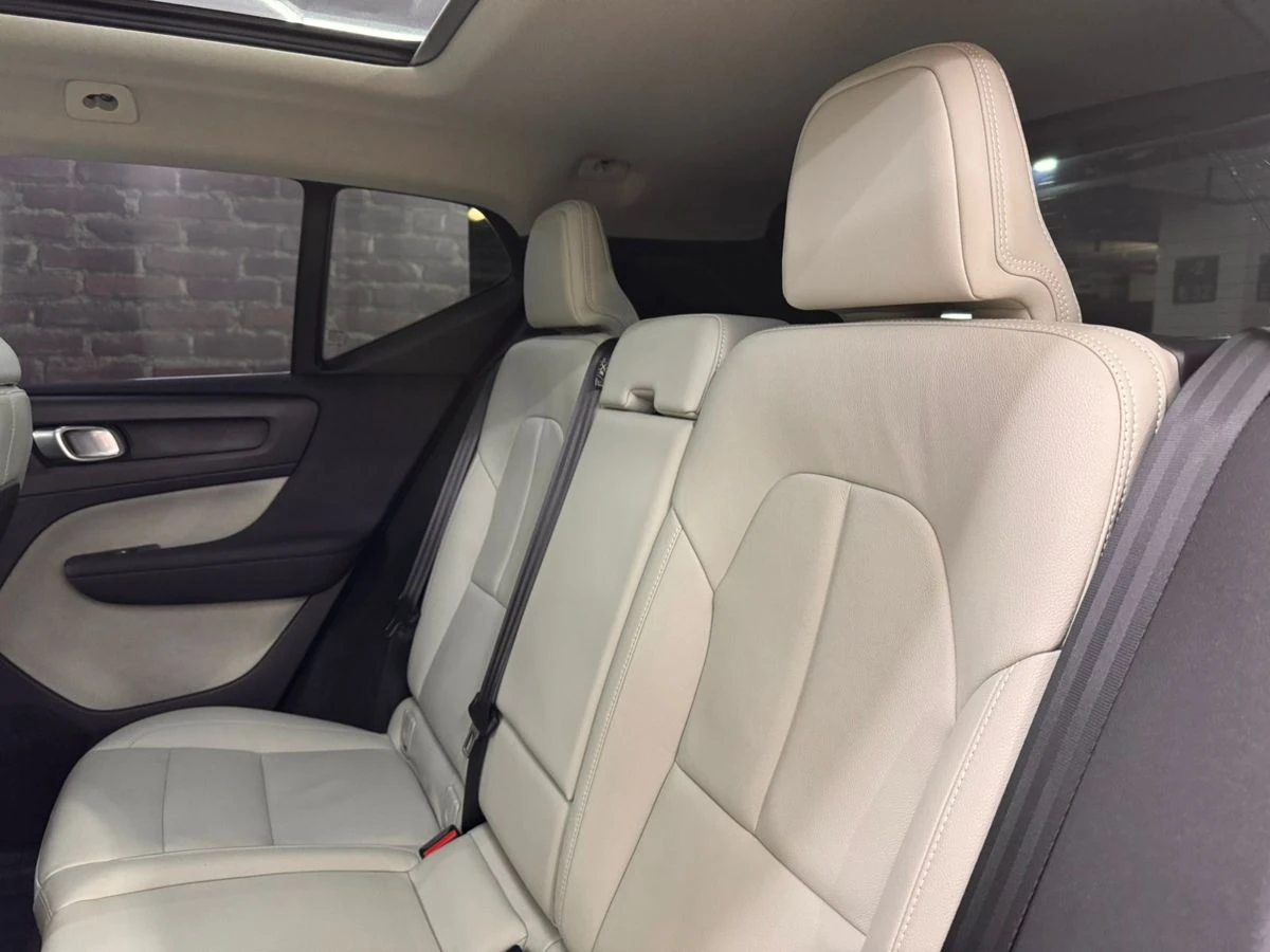 Volvo XC40, 2020г, передний привод, робот