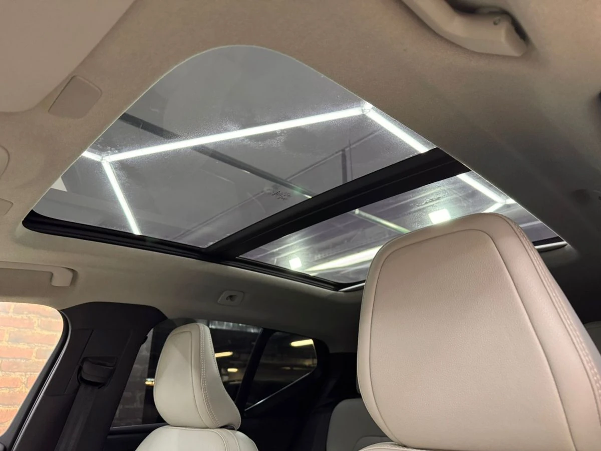 Volvo XC40, 2020г, передний привод, робот