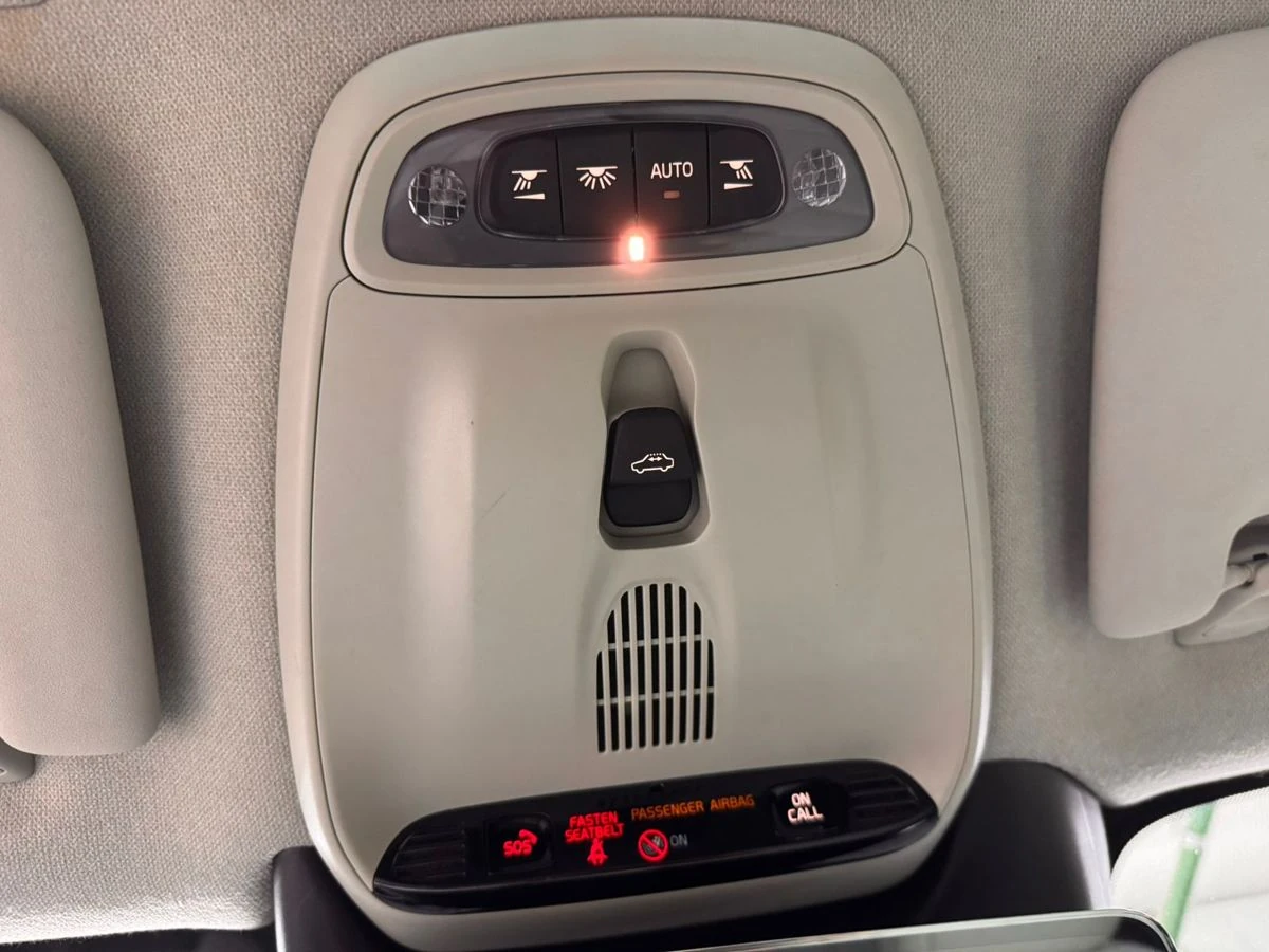 Volvo XC40, 2020г, передний привод, робот