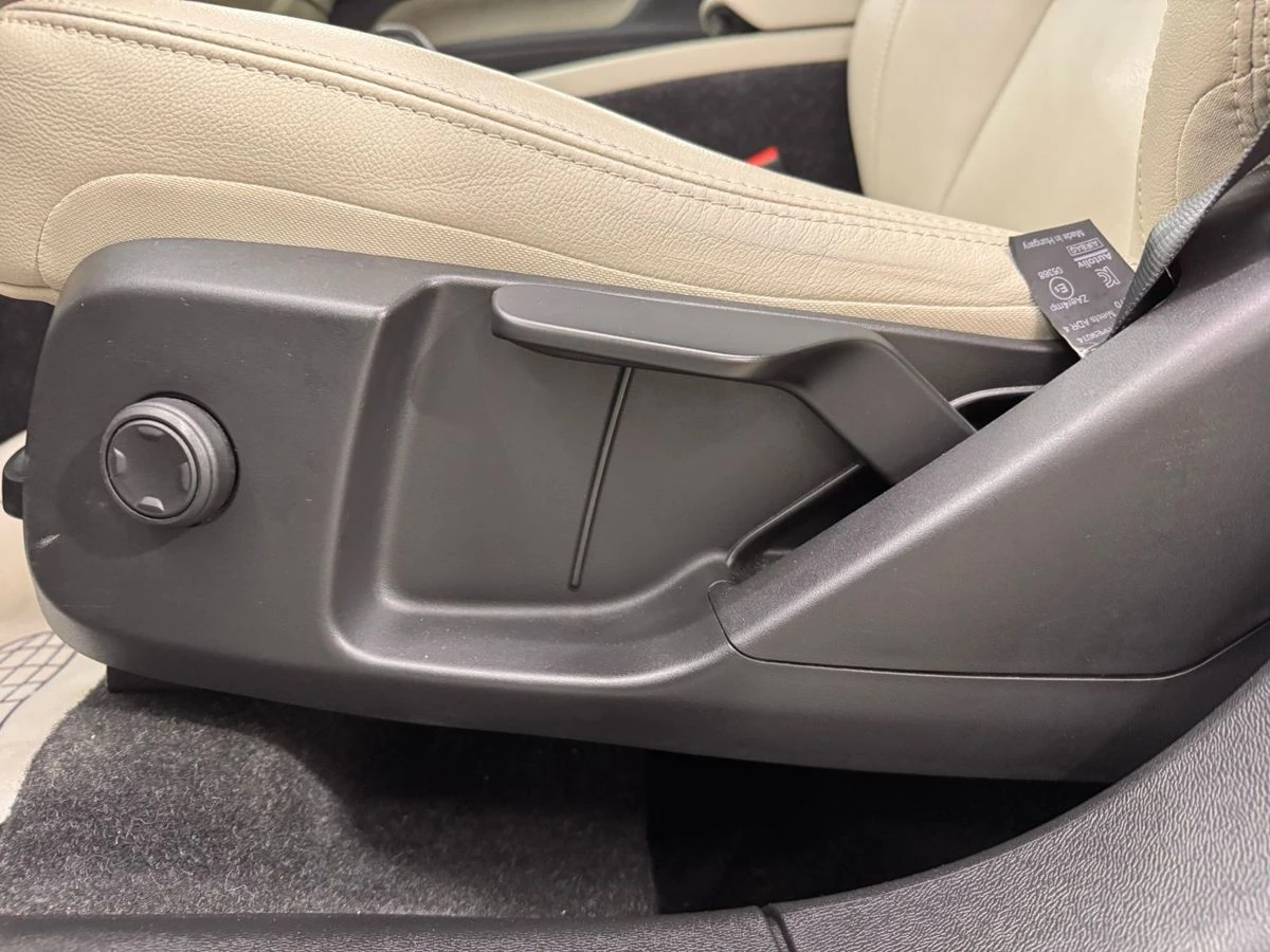 Volvo XC40, 2020г, передний привод, робот