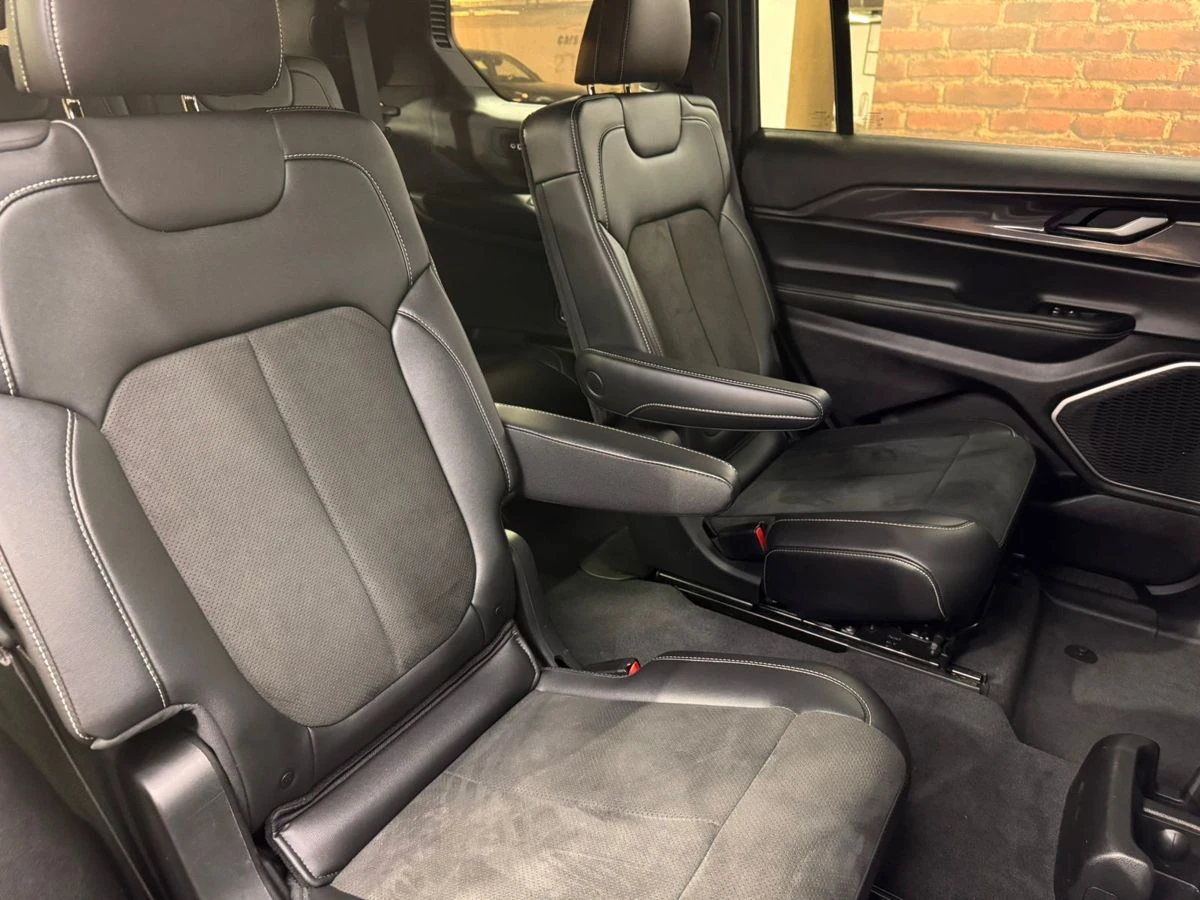 Jeep Grand Cherokee, 2021г, задний привод, автомат