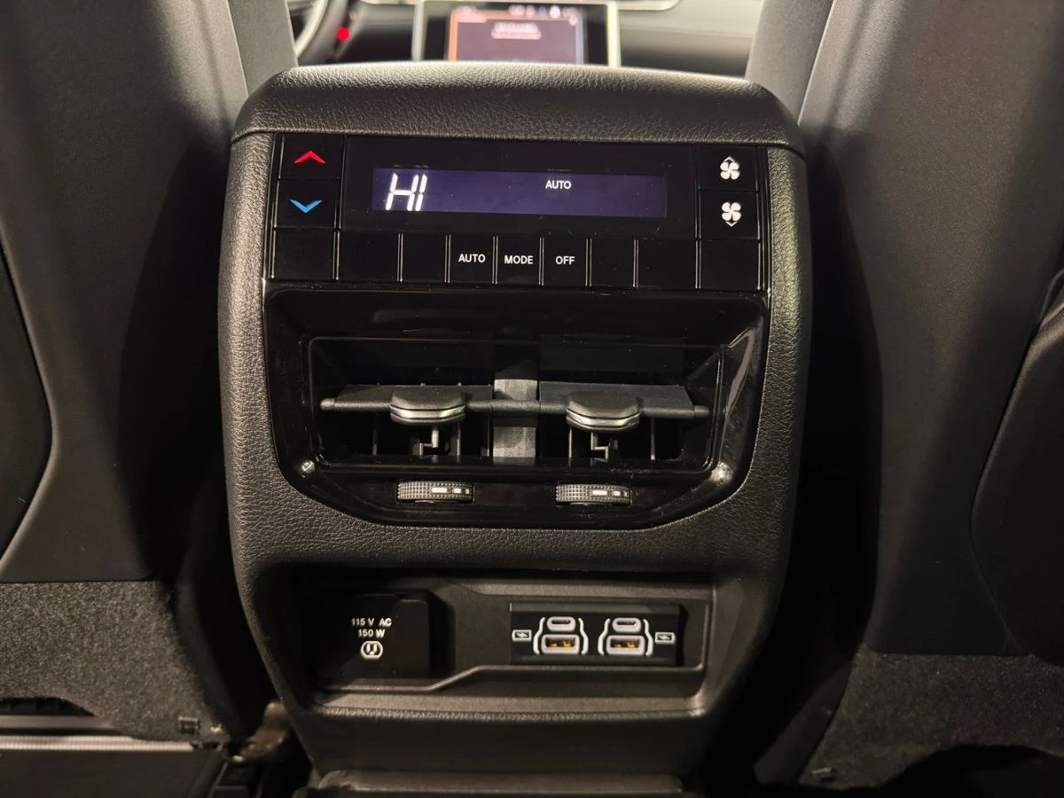 Jeep Grand Cherokee, 2021г, задний привод, автомат