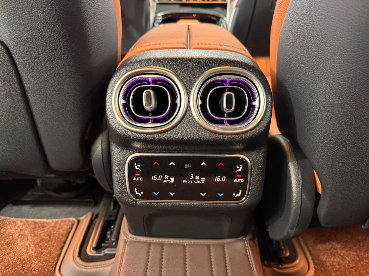 Mercedes-Benz GLC, 2024г, полный привод, автомат