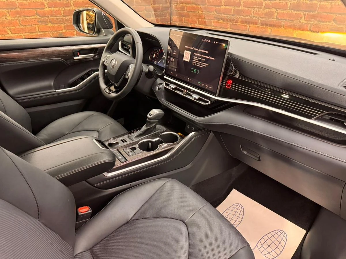 Toyota Highlander, 2025г, полный привод, автомат