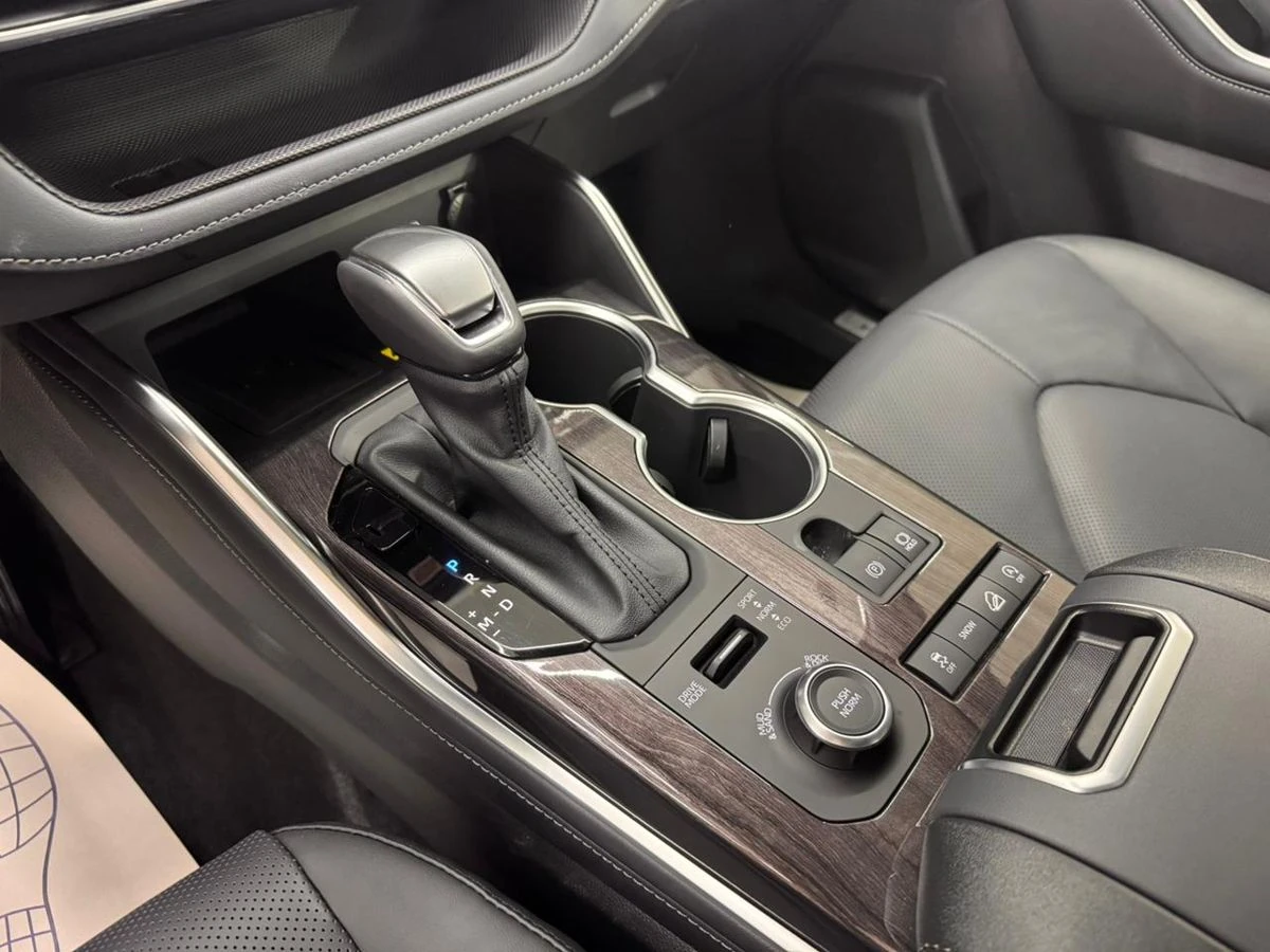 Toyota Highlander, 2025г, полный привод, автомат