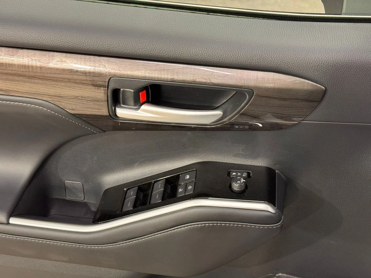 Toyota Highlander, 2025г, полный привод, автомат